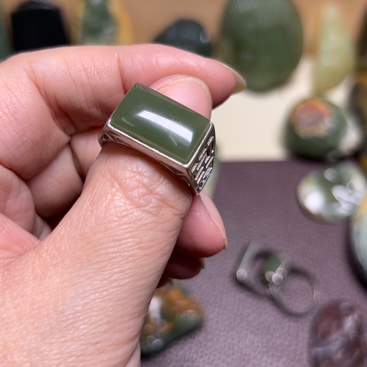 模***源岫岩河磨玉（透闪石质玉）未镶嵌颈饰