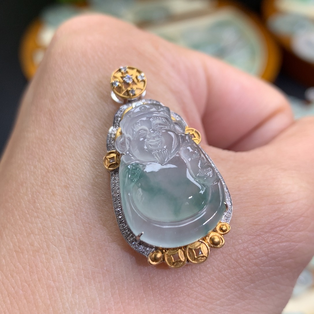 翡翠颈饰18K金镶嵌财神