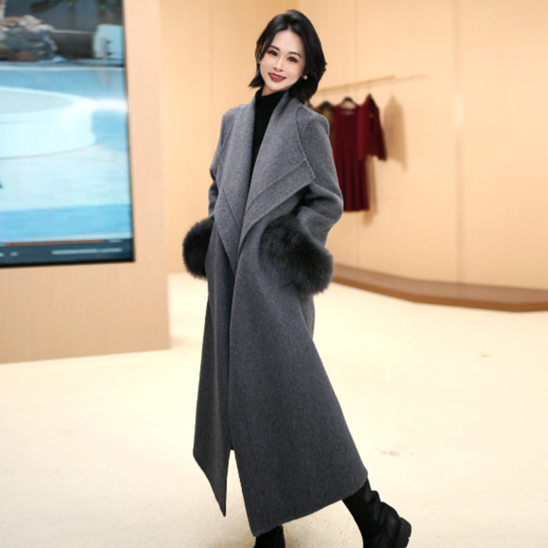 宽边领长款正肩袖宽松加厚双面羊毛女装2025秋冬新款狐狸毛袖大衣