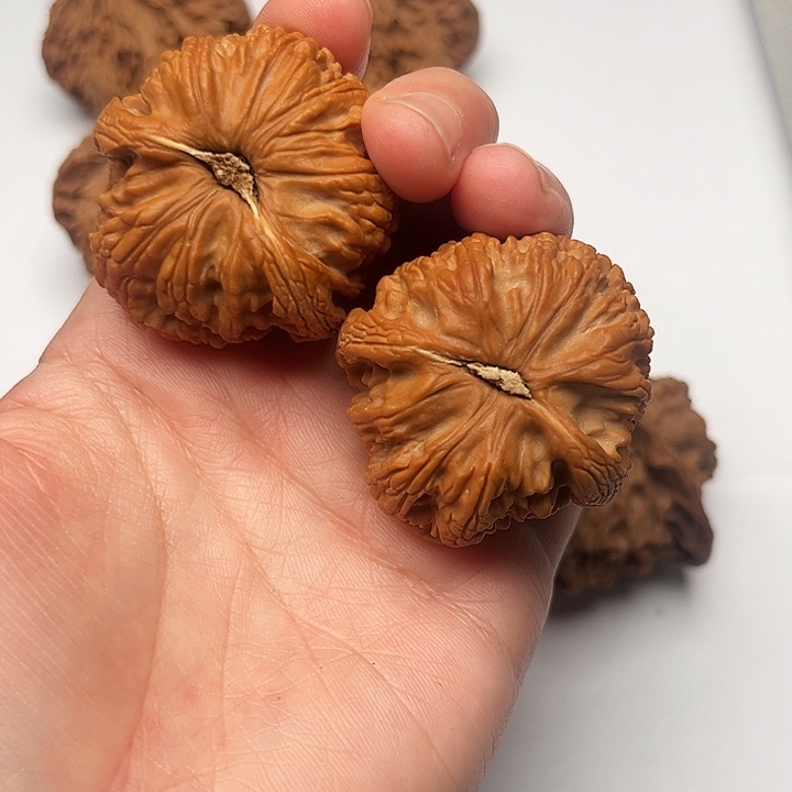 核桃秦岭文玩核桃核桃