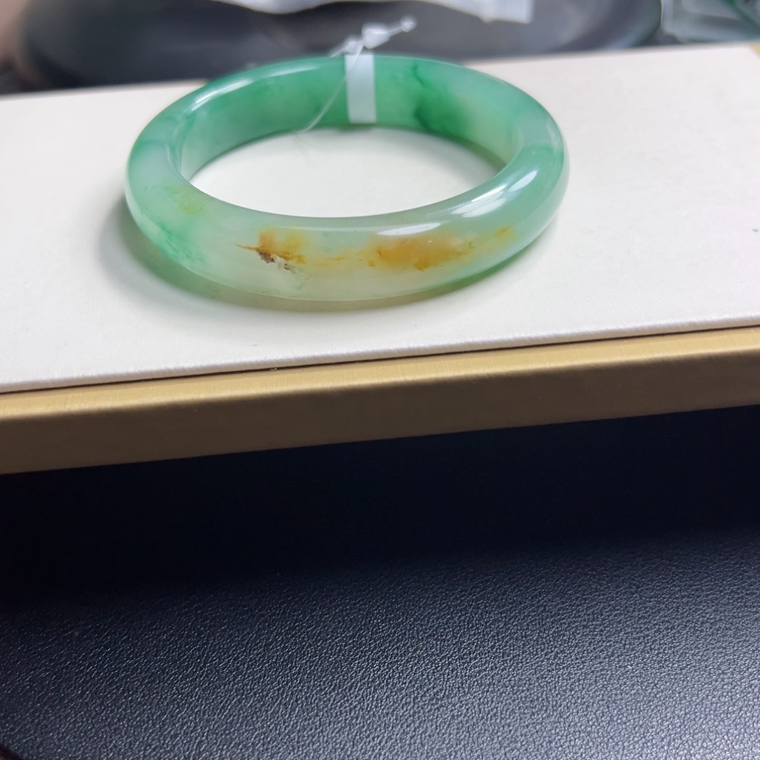 石英质玉手镯未镶嵌55.56