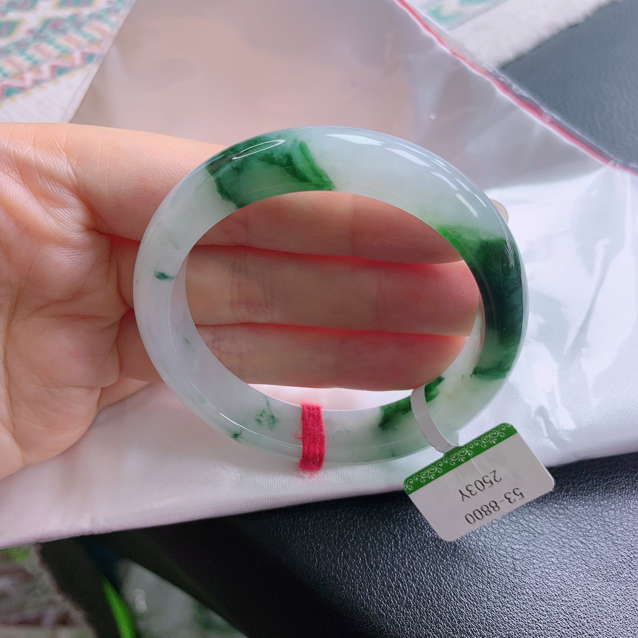 53圈口正圈冰胶底带飘花灵动意境飘逸翡翠手镯