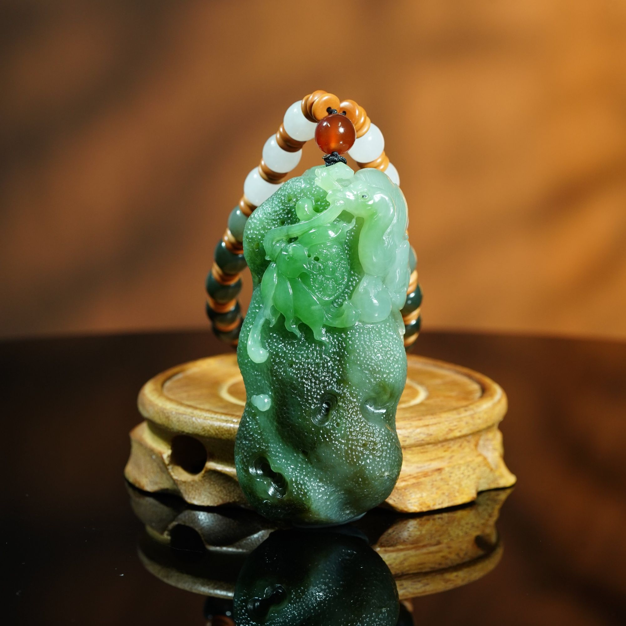 和田玉俄碧苹果绿多子多福挂件 239.02g(带链） L251201007 B