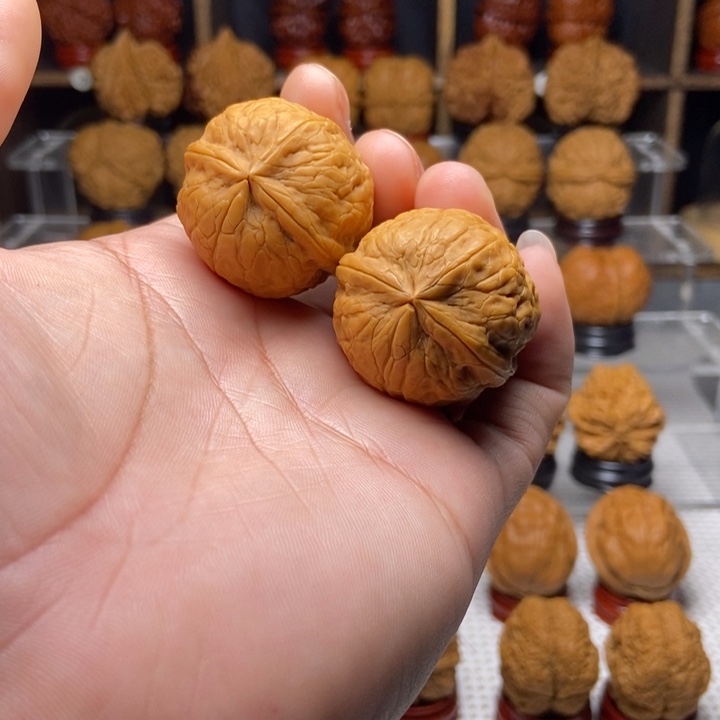 文玩核桃吊坠9瓷娃娃四棱