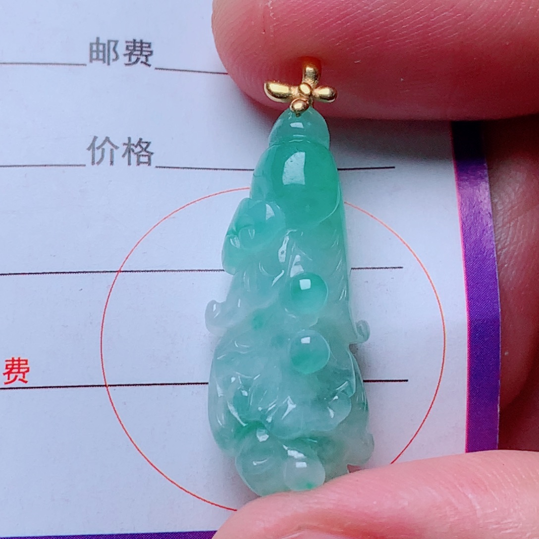 翡翠18K金镶嵌颈饰白菜