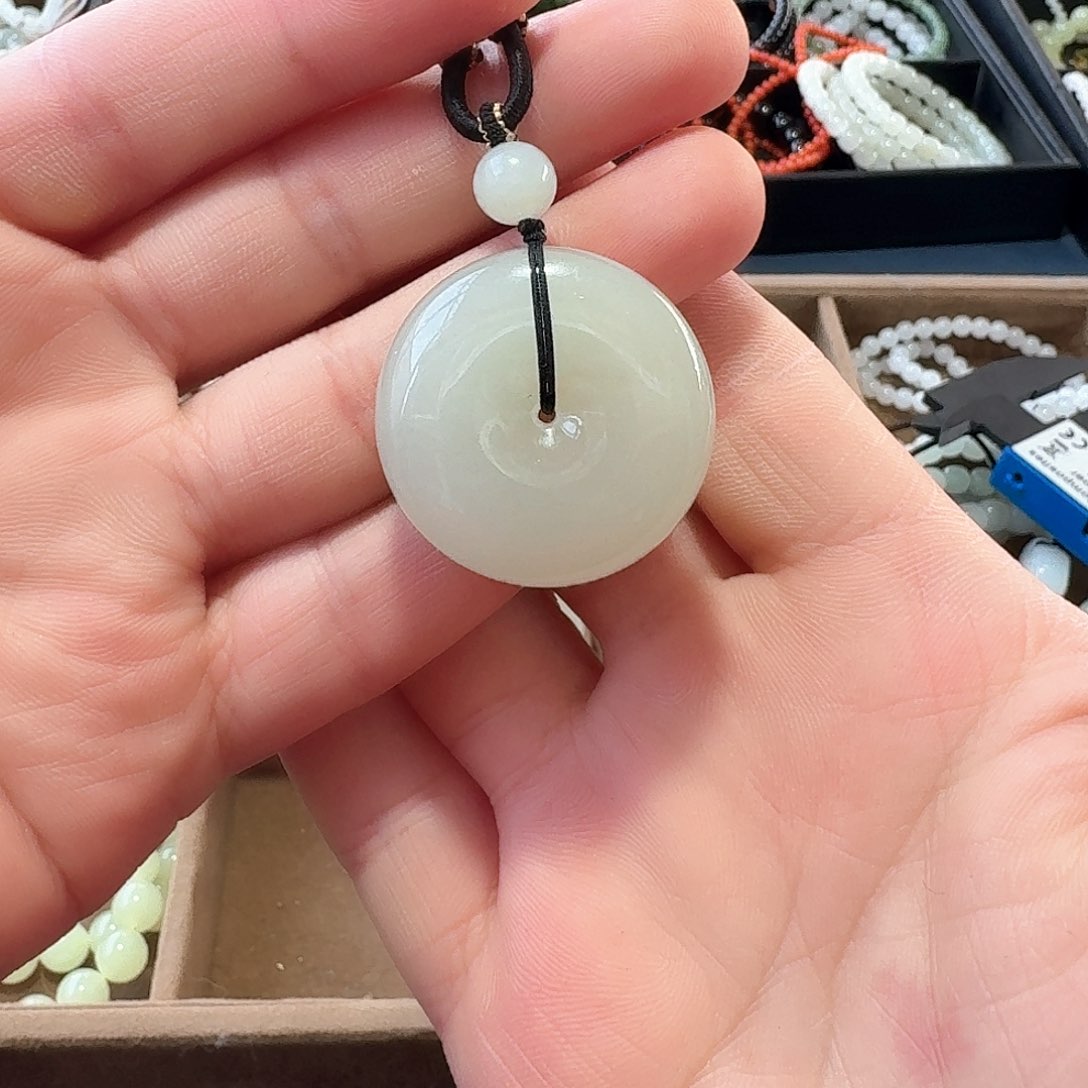 和田玉颈饰未镶嵌