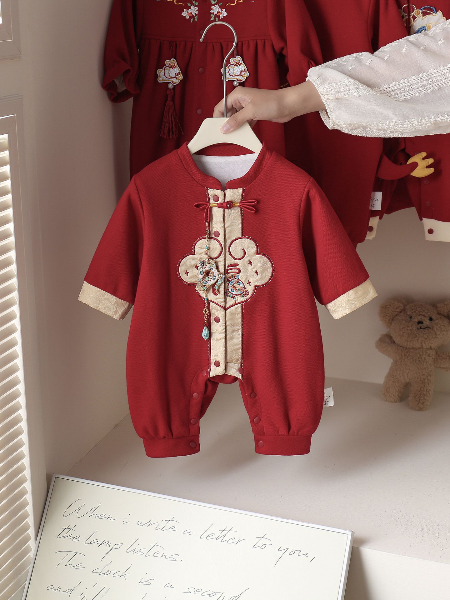 婴儿衣服国风红色秋季长袖双层满月周岁百天宝宝连体哈衣礼服