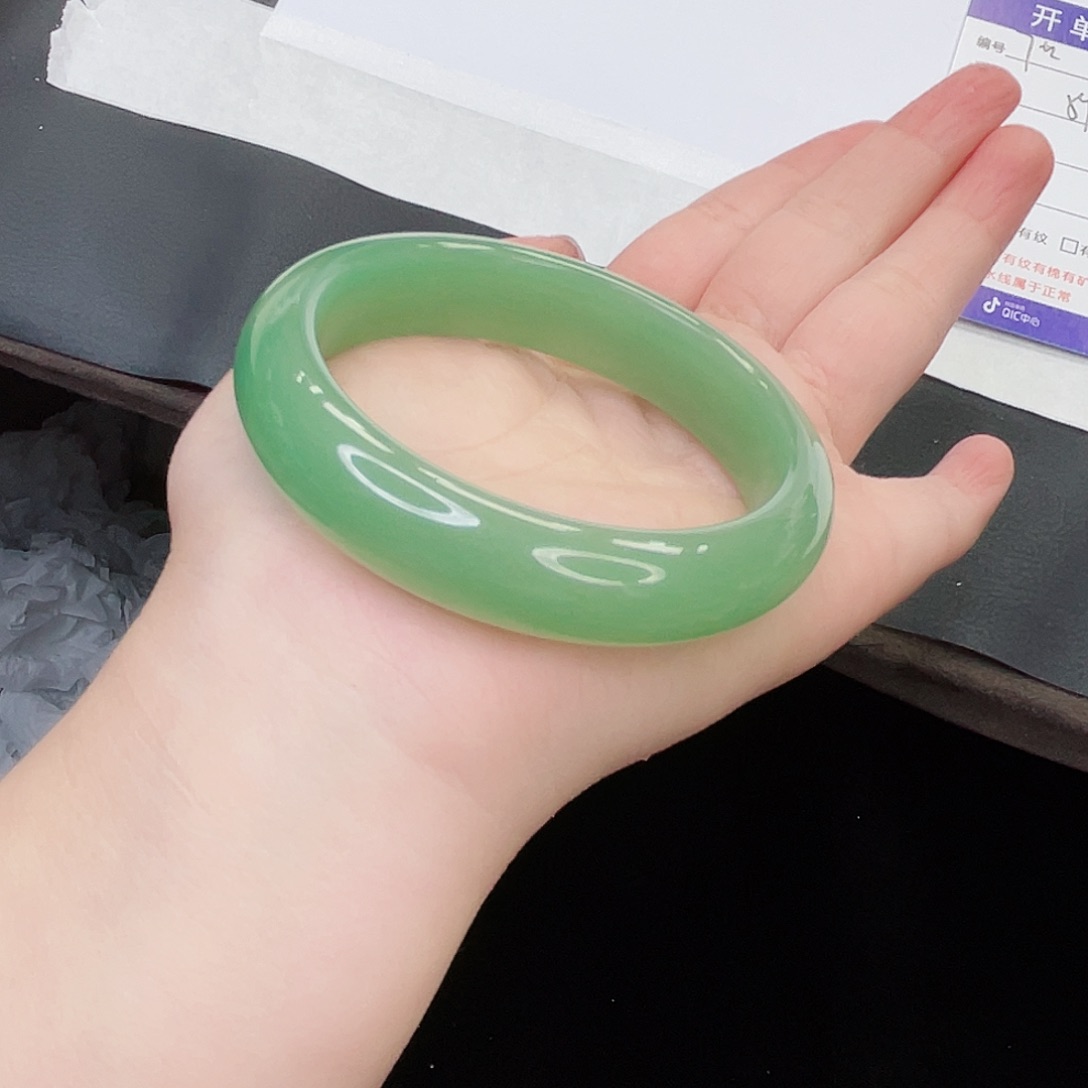 石英质玉手镯未镶嵌60