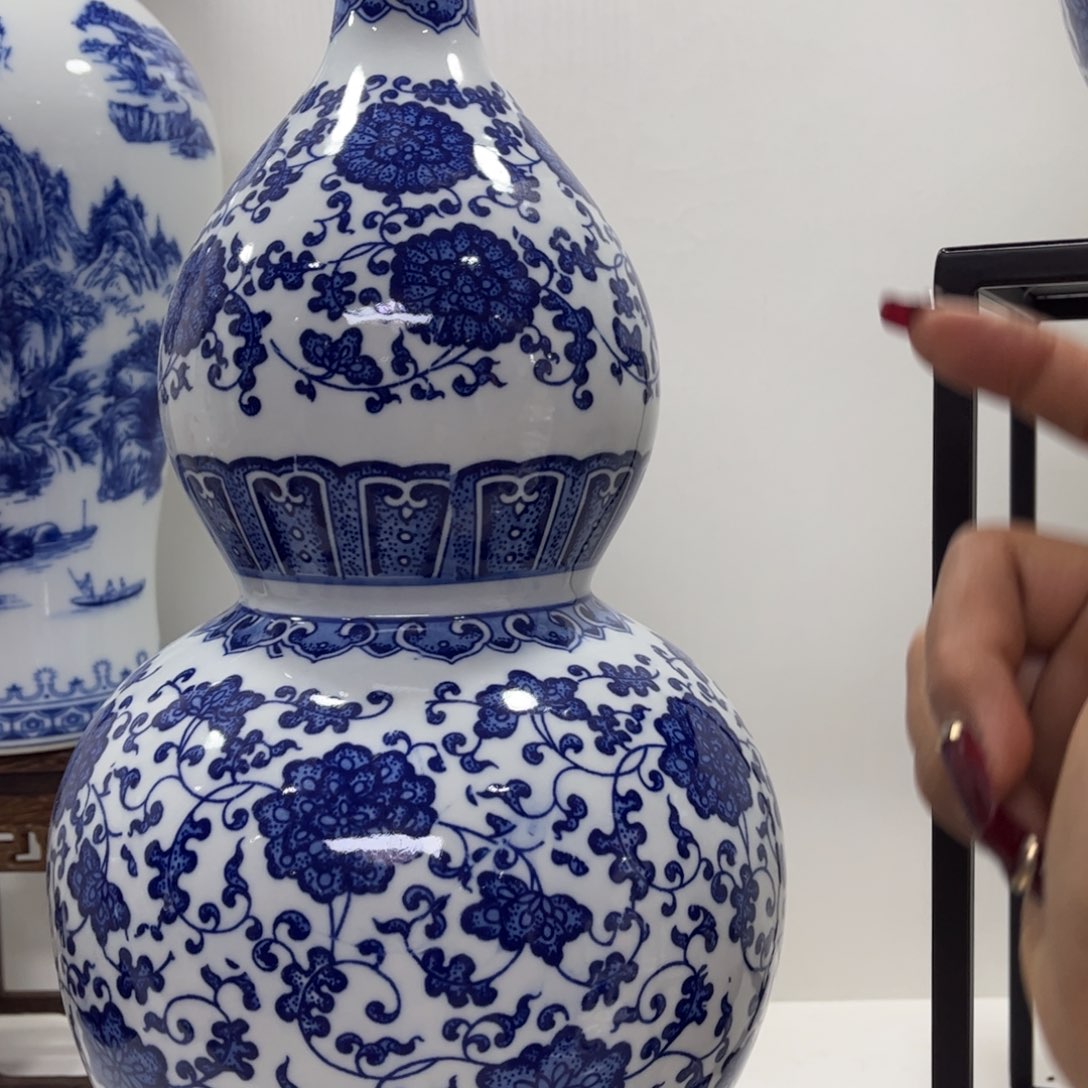 景德镇陶瓷滑坡摆件