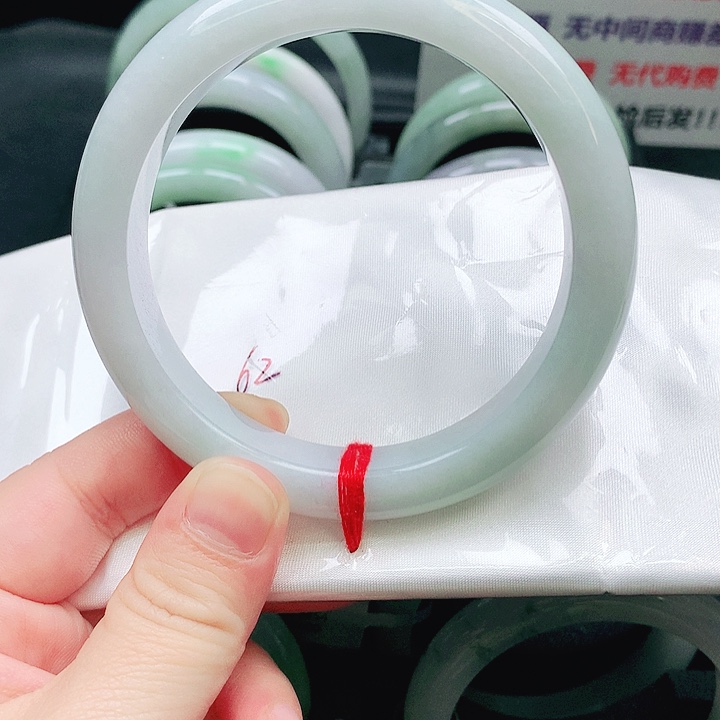 翡翠未镶嵌手镯203