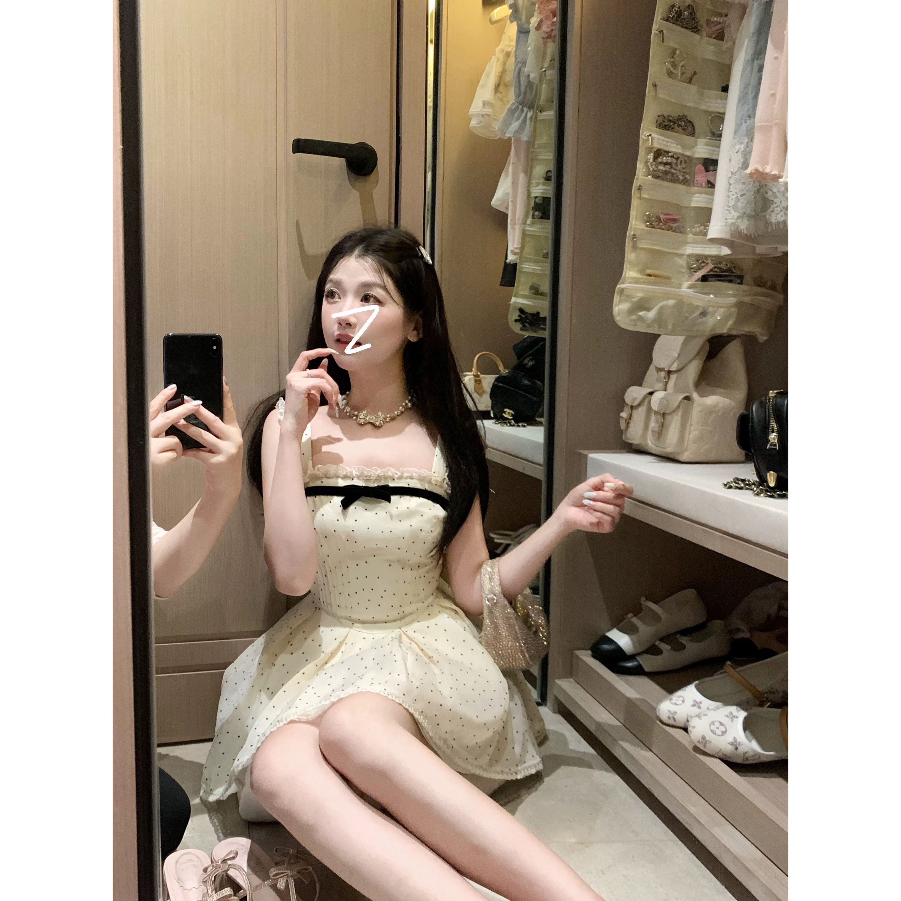 法式复古重工波点吊带连衣裙女2025夏新款小个子收腰显瘦千金短裙