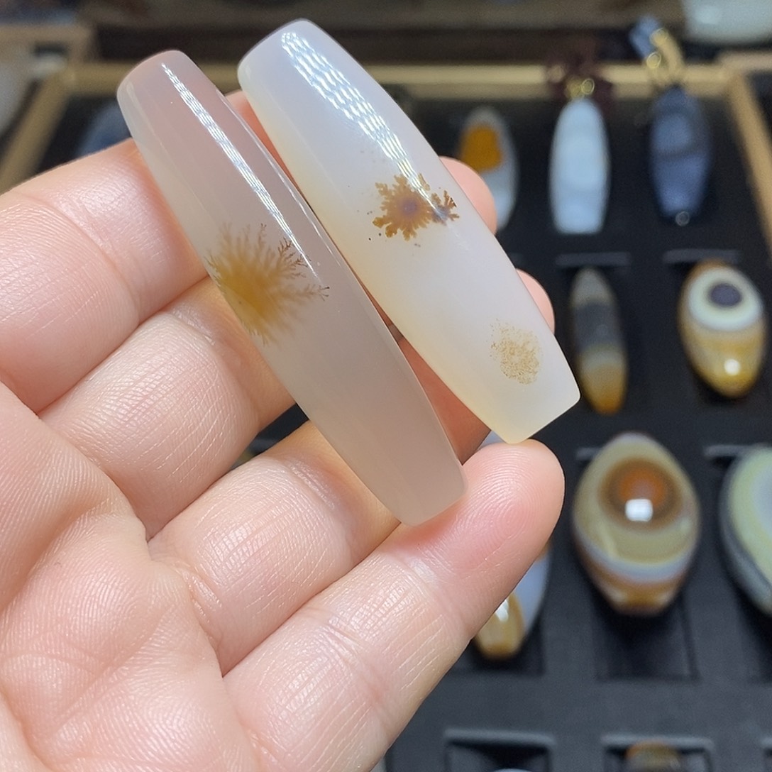 用***在玛瑙/玉髓未镶嵌颈饰