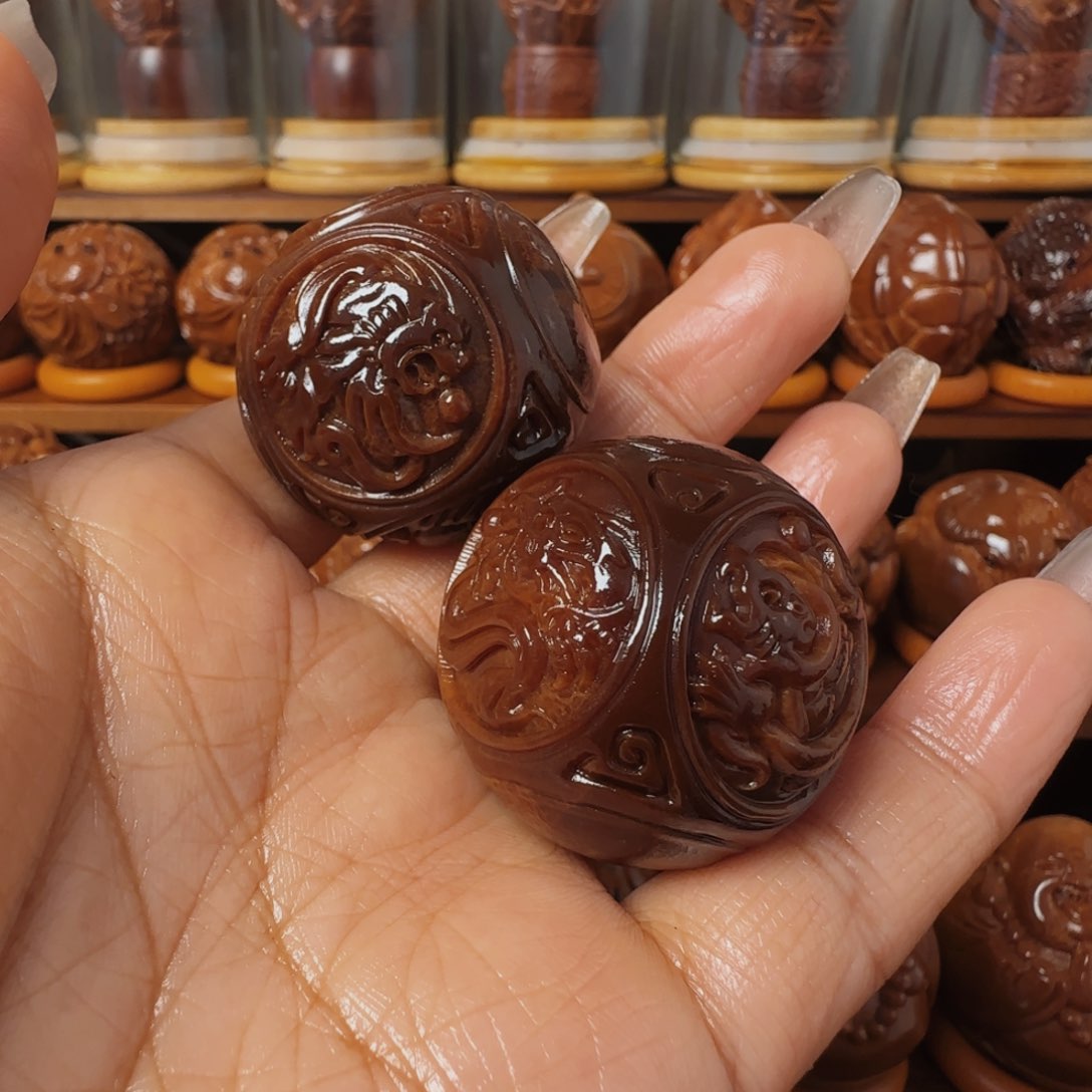 橄榄核把件往***~玉华四项手把件36