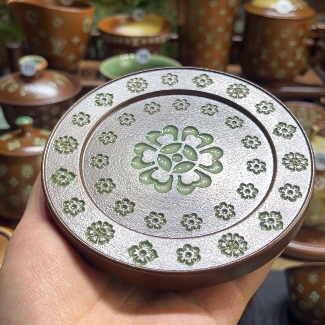 翩***女草木灰宝相花壶承