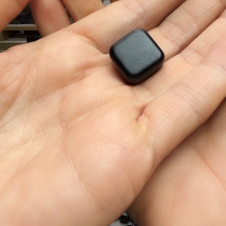 和田玉（墨玉）未镶嵌手链小方糖