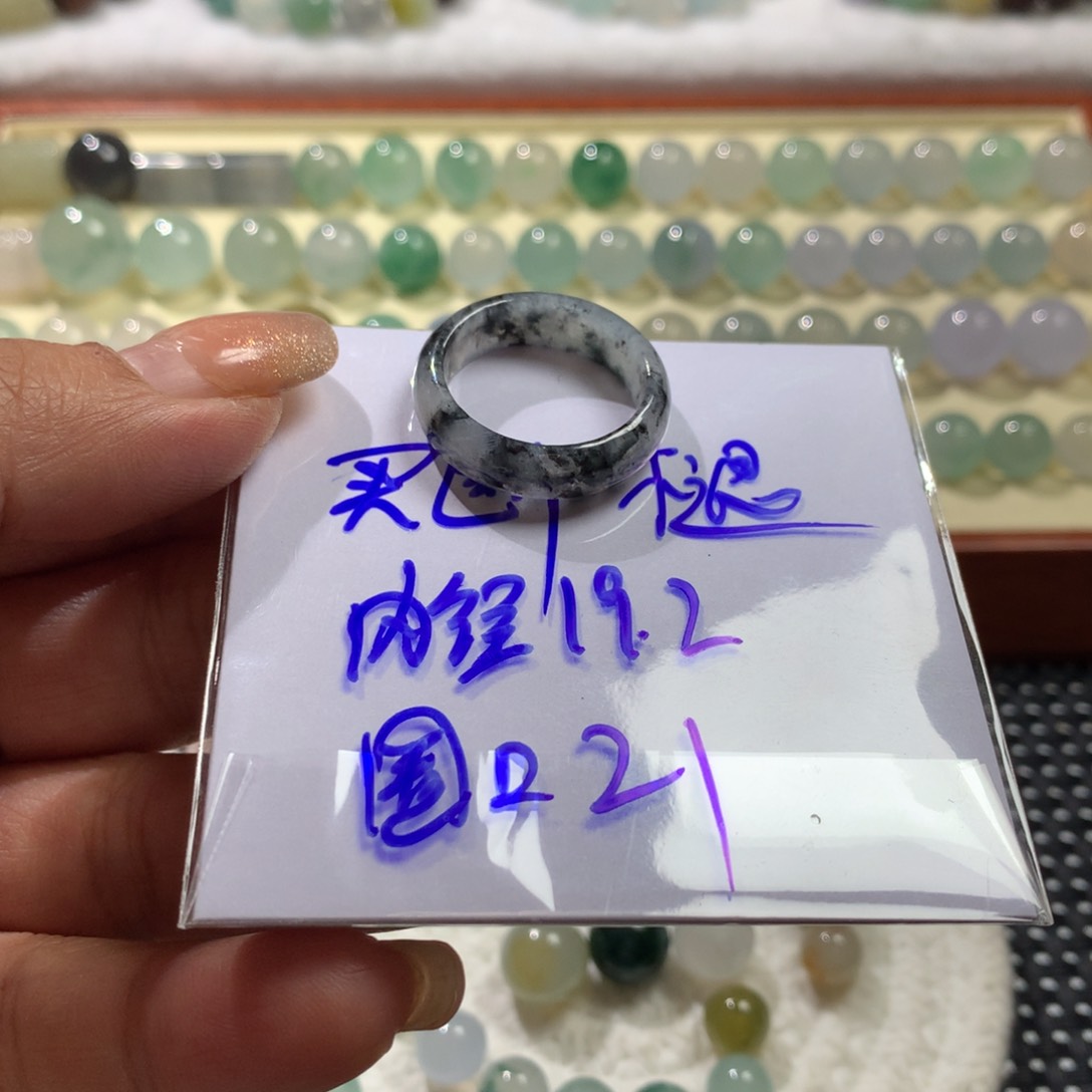 翡翠颈饰未镶嵌圈口21买断不退