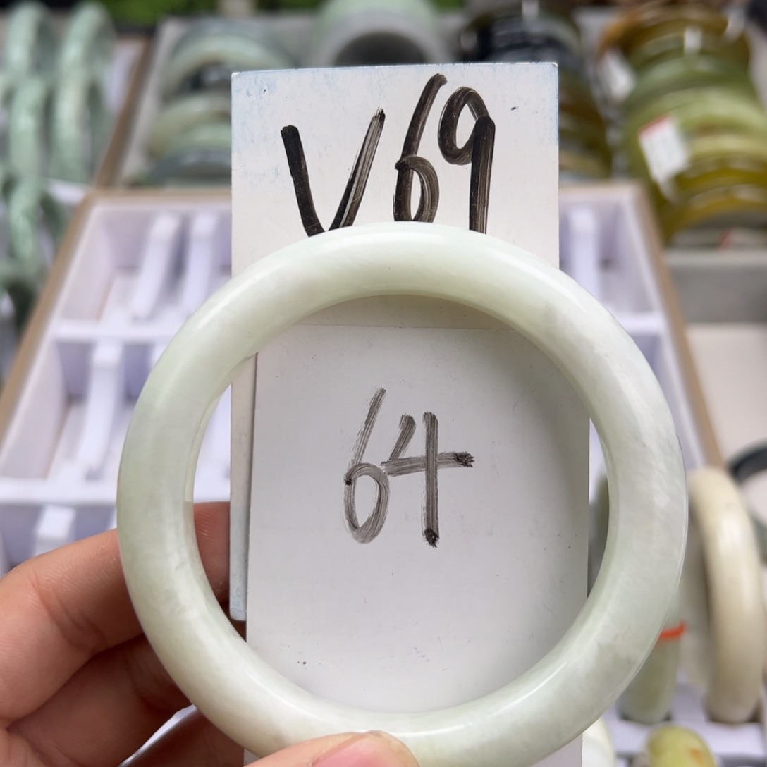 岫玉手镯未镶嵌天然岫玉