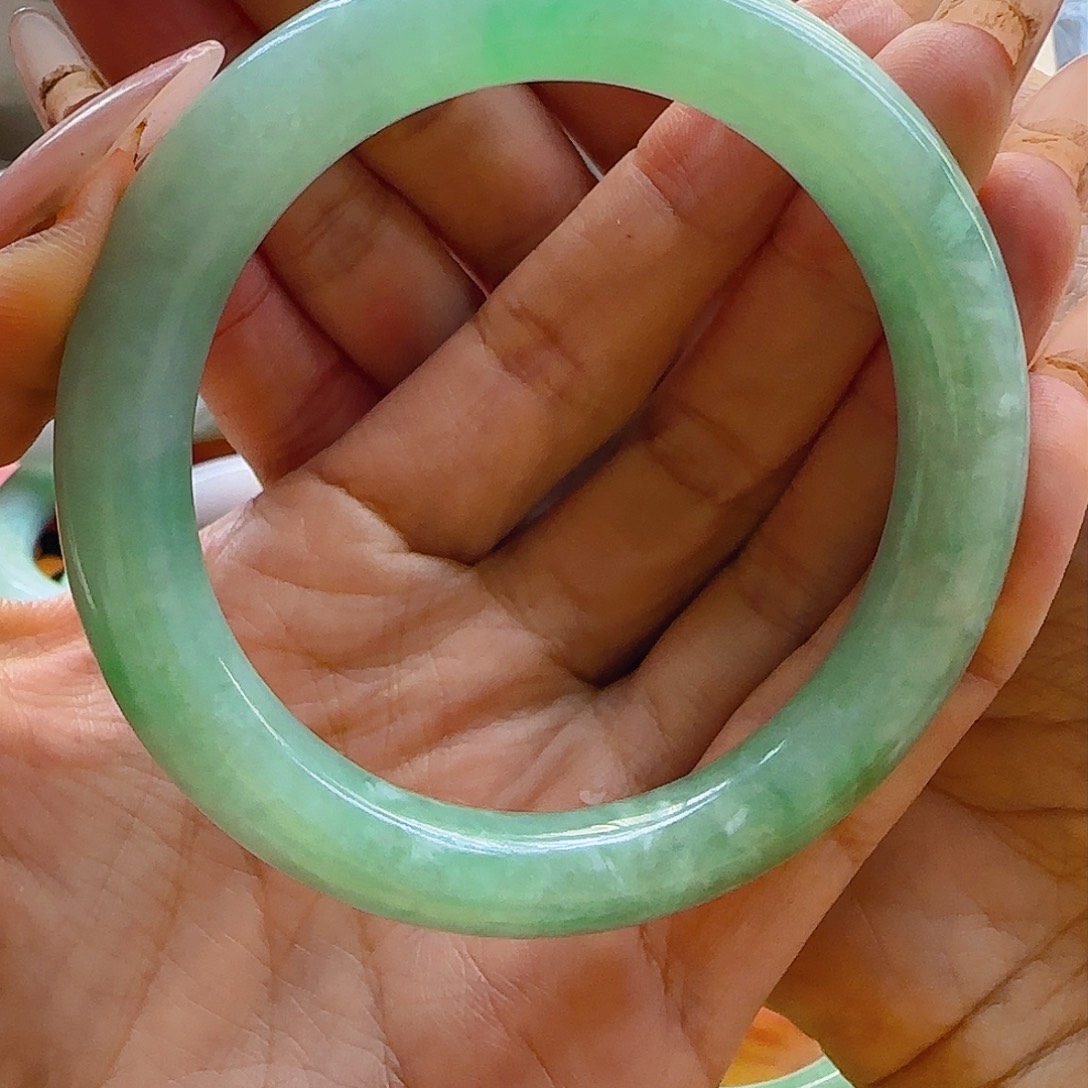 翡翠手镯未镶嵌翡翠4400