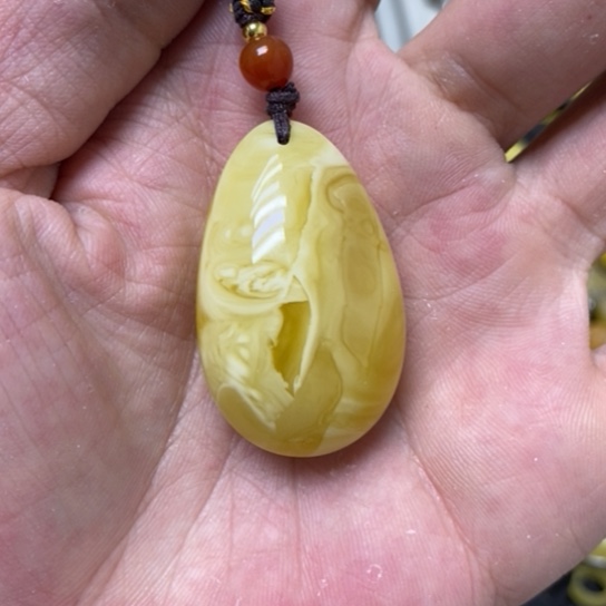 蜜蜡裸石未镶嵌吊坠