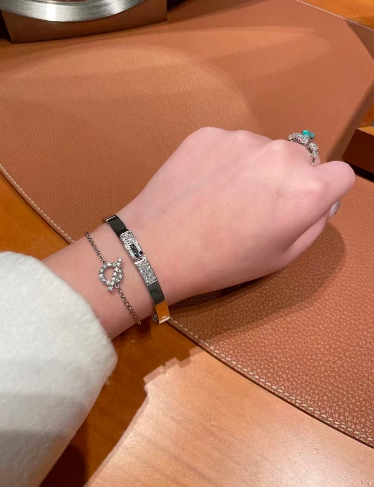 99新 Hermes/爱马仕 蔚蓝/18k金 Kelly半钻手镯 SH码 保卡24年 