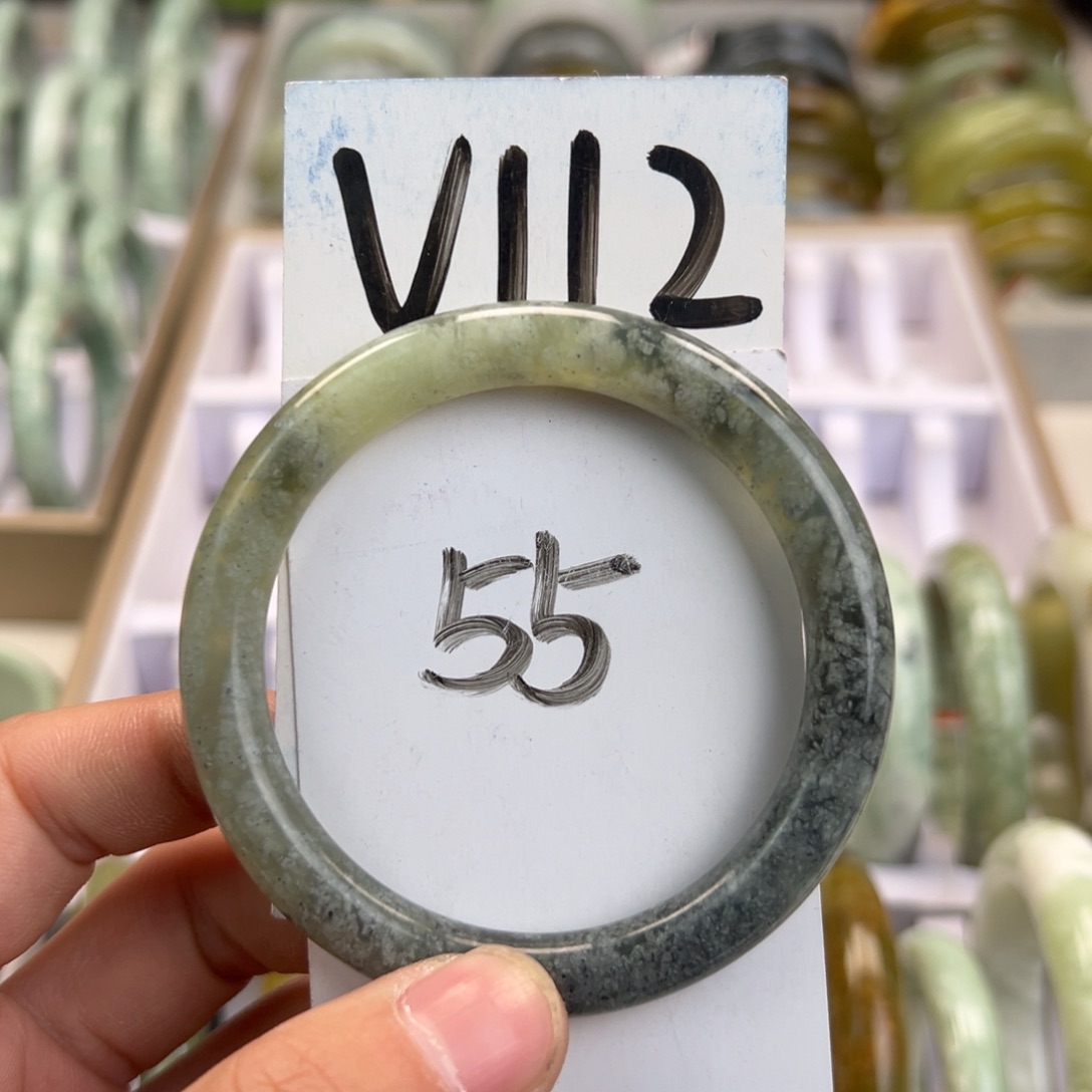 岫玉手镯未镶嵌天然岫玉