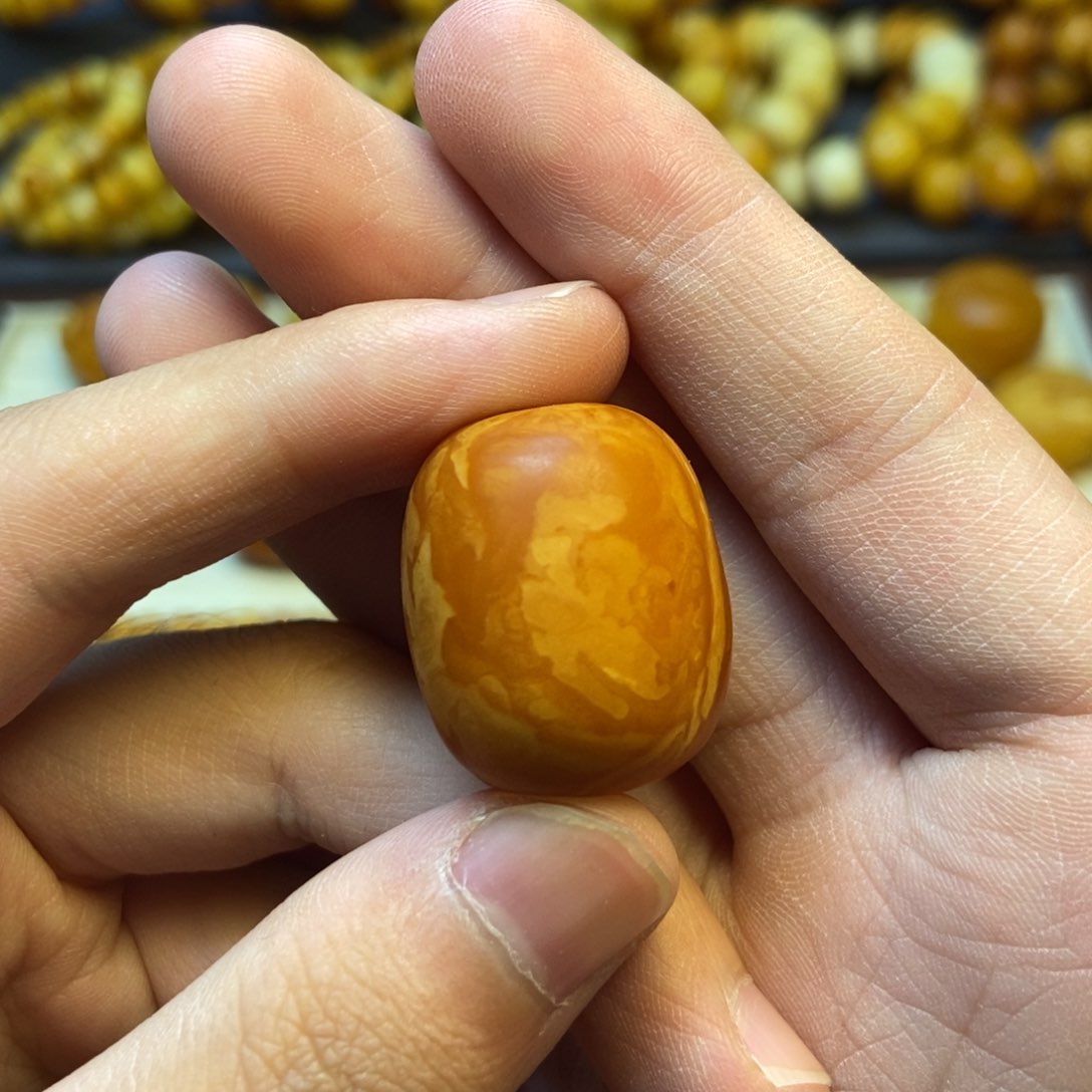 蜜蜡未镶嵌珠宝奇石