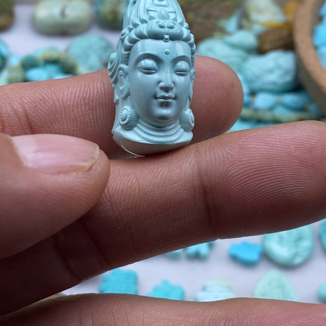 绿松石未镶嵌颈饰