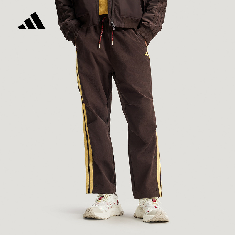 adidas/阿迪达斯男子新年拒水三条纹梭织直筒运动休闲裤KE4063