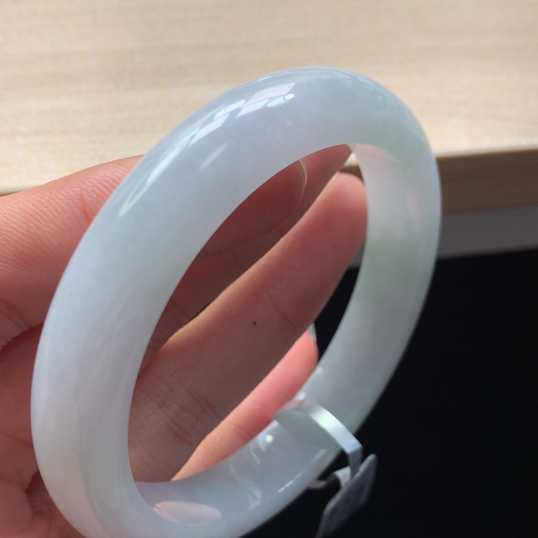 未镶嵌手镯翡翠手镯