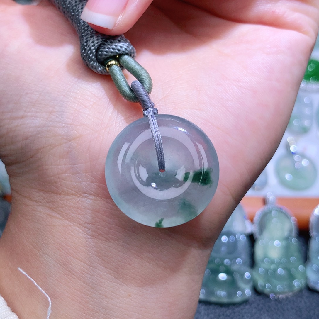 翡翠未镶嵌颈饰扣子