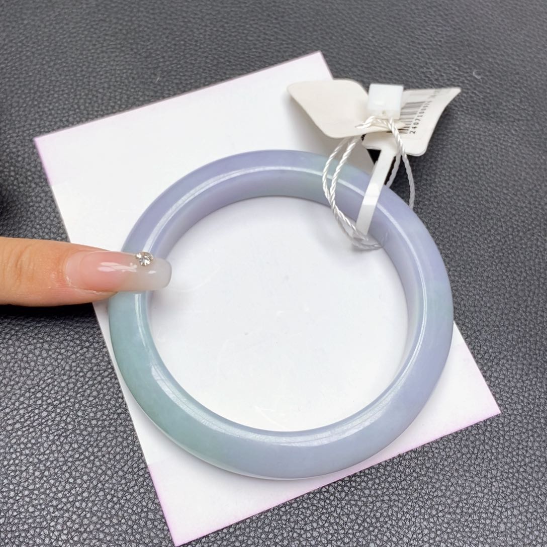 翡翠手镯未镶嵌哈*青58圈口