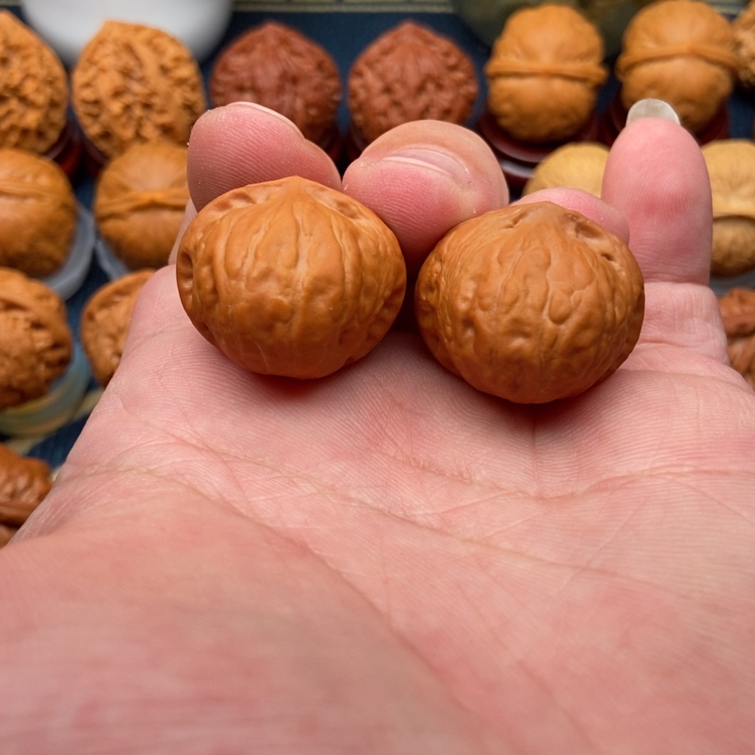 文玩核桃把件瓷娃娃