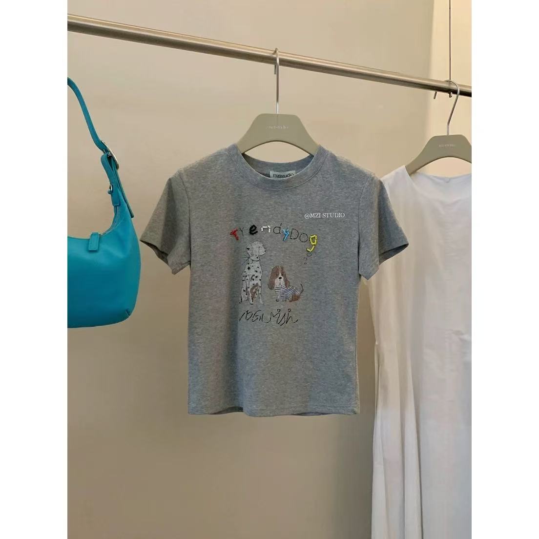 韩系简约可爱小狗字母印花T恤女百搭休闲修身短袖-0216