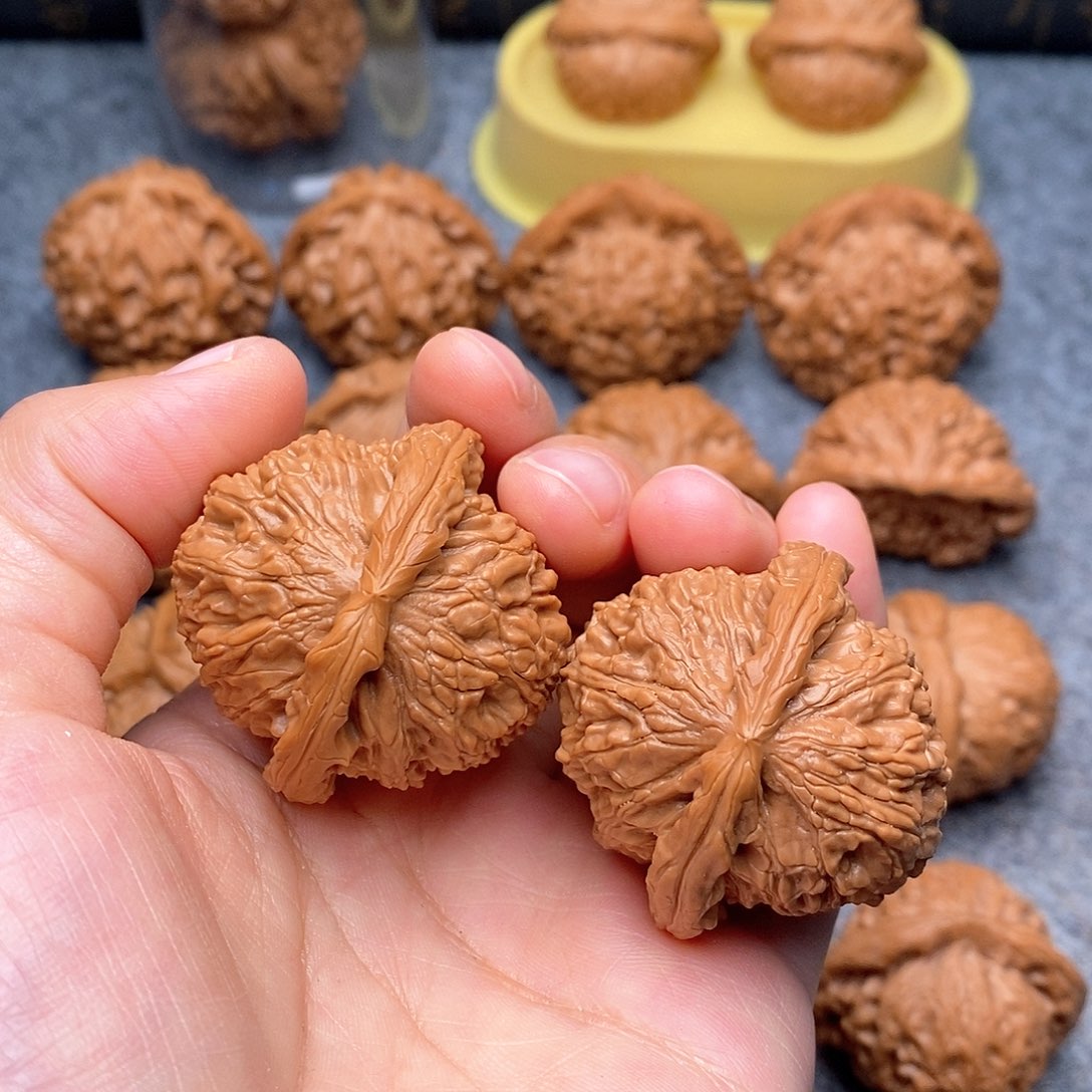 文玩核桃把件白狮子40尺