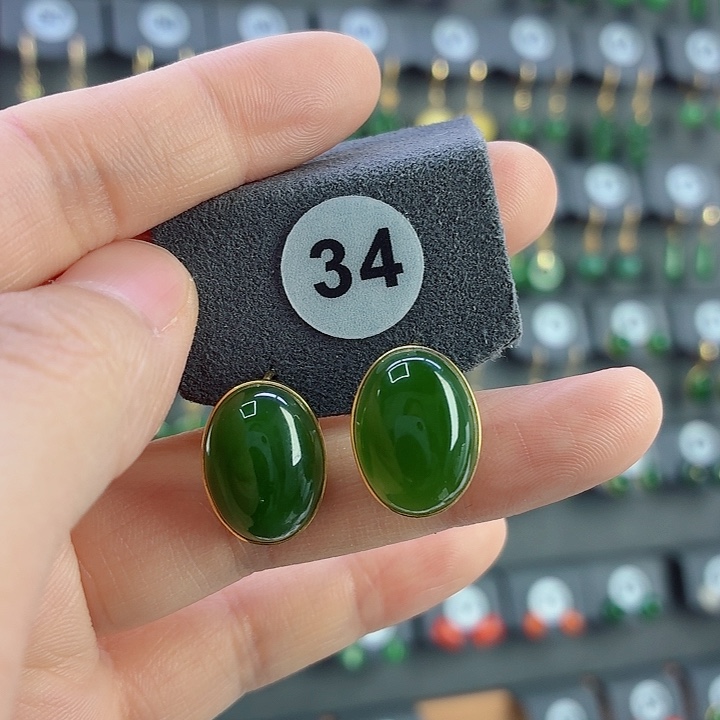 和田玉18K金镶嵌耳饰