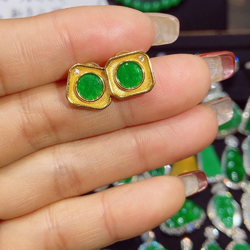 【闪购商品】翡翠耳饰未镶嵌天然翡翠