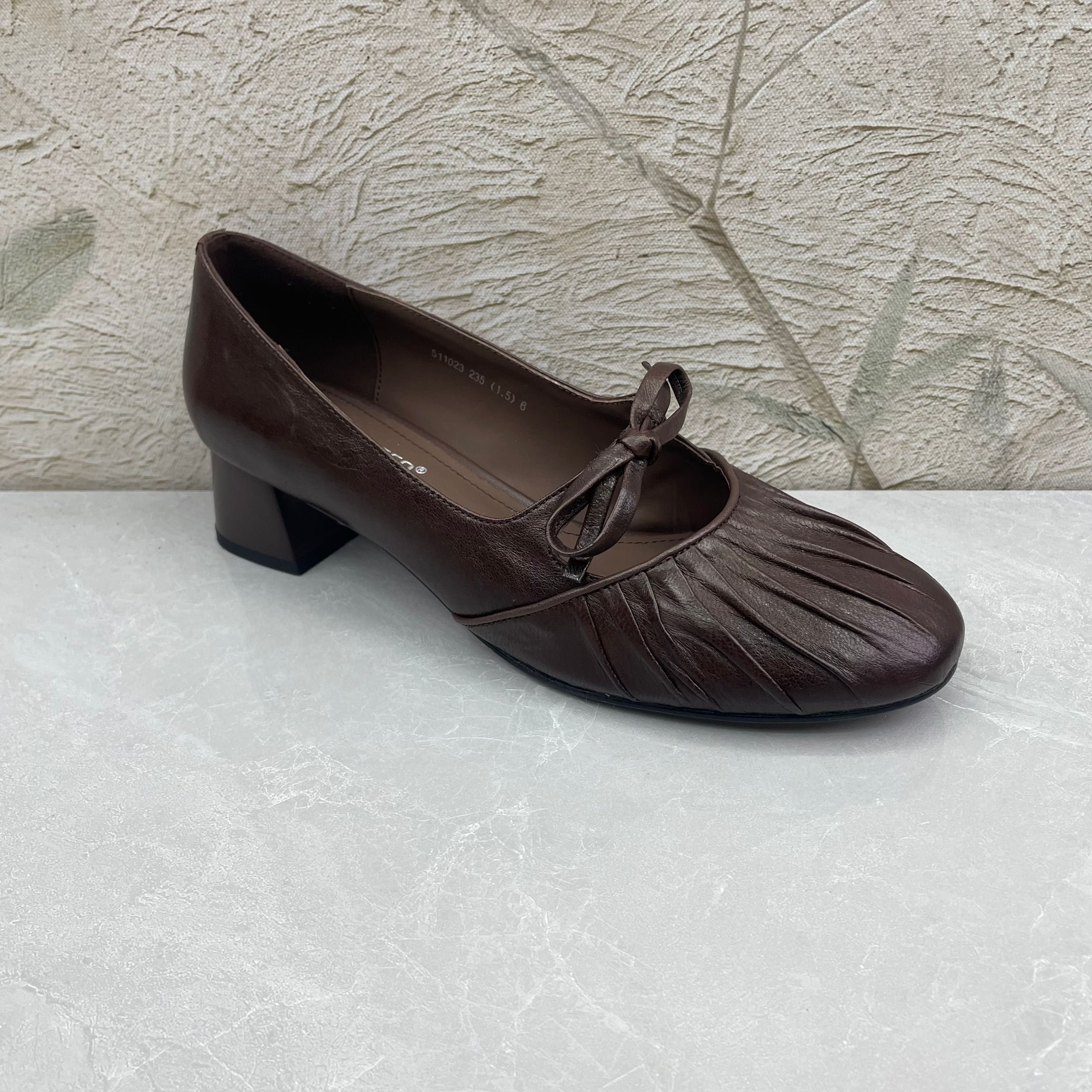 单鞋女 (牛皮)11023(孤品) e/区36/38码