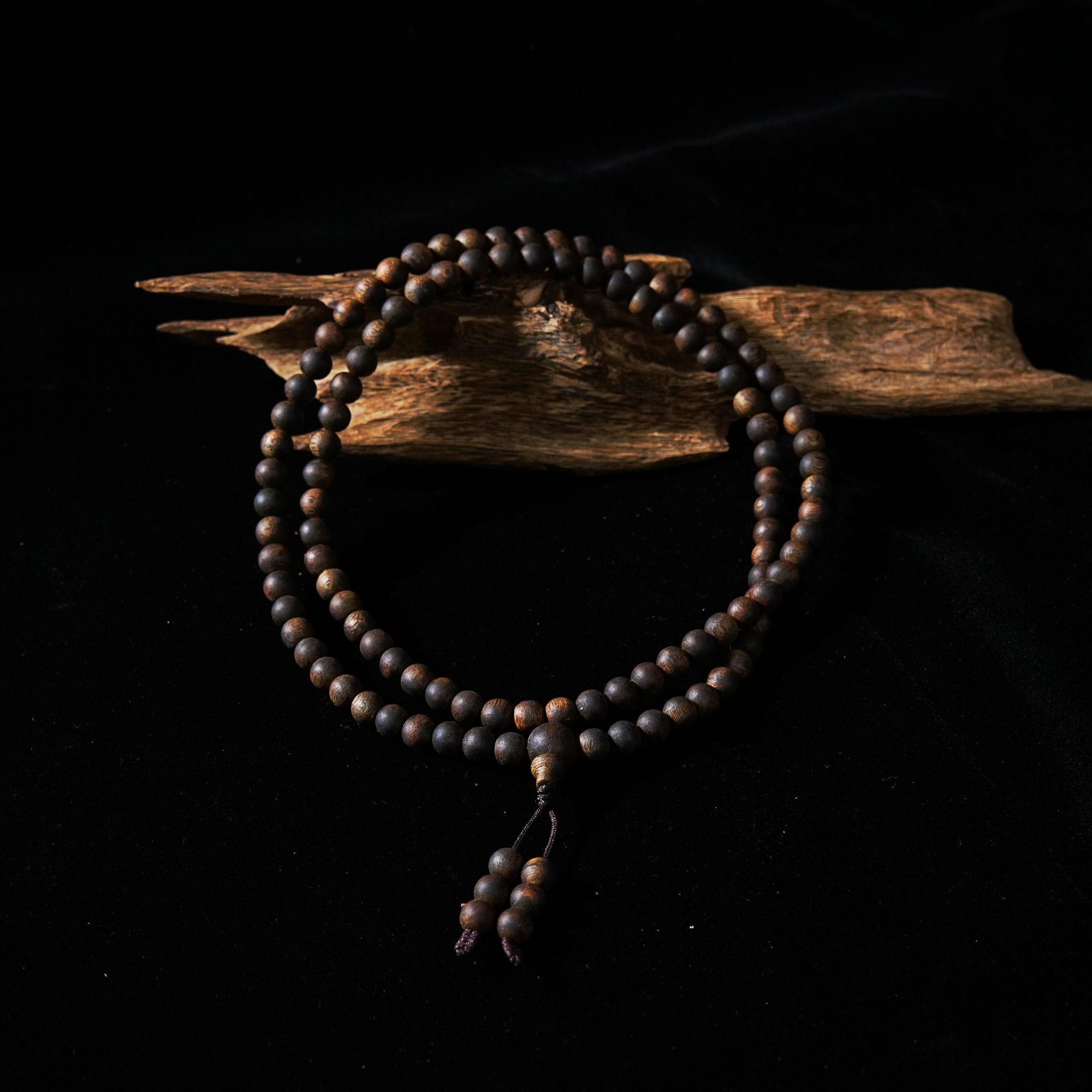 沉香0.8香霸虫漏圆珠手串多圈（多样性发一）