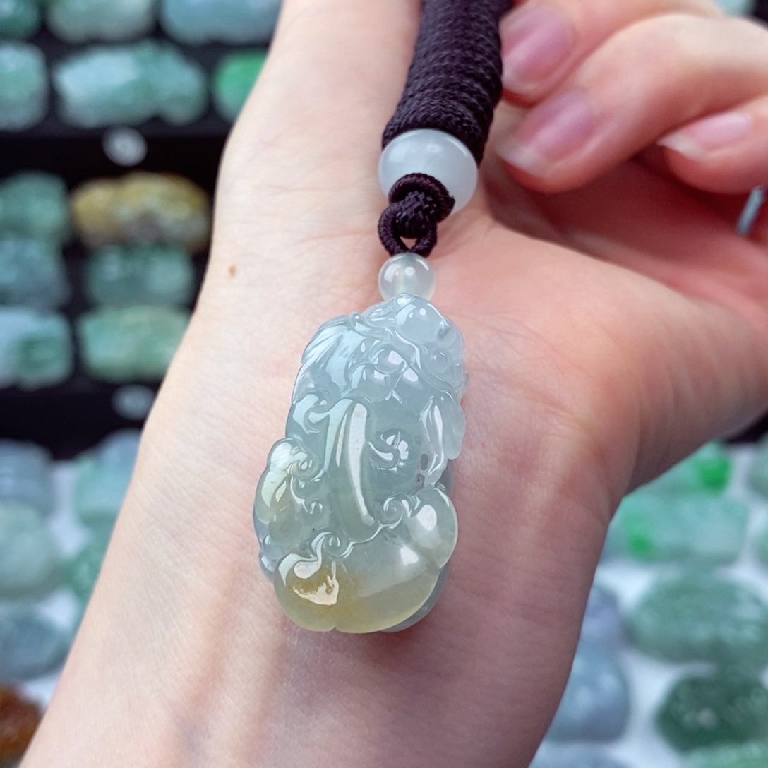 翡翠颈饰未镶嵌天然