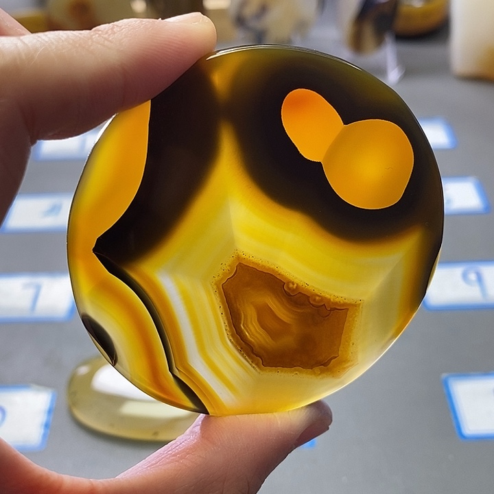 百***阁玛瑙/玉髓未镶嵌珠宝半成品