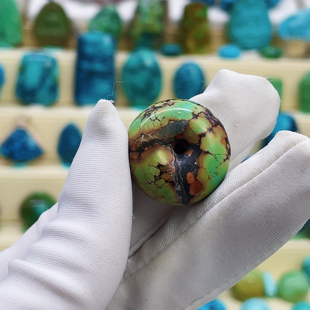 绿松石未镶嵌颈饰