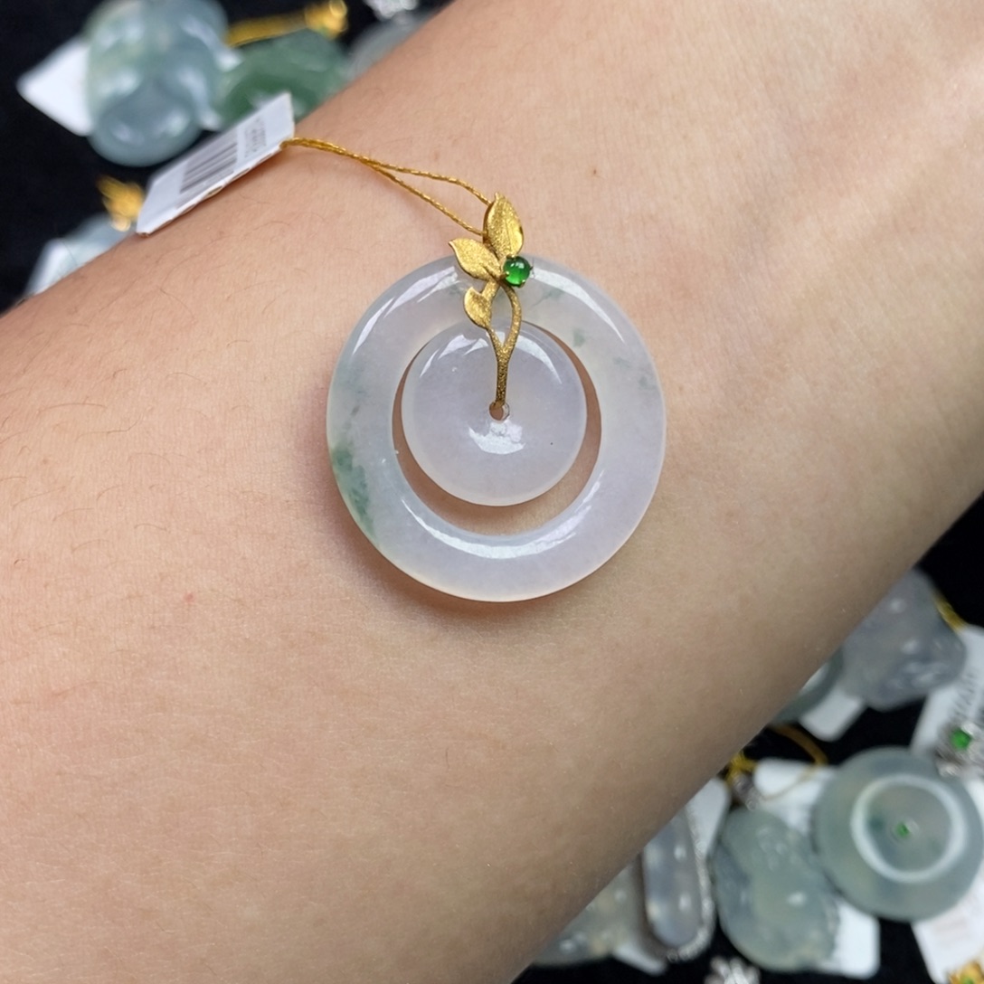 翡翠18K金镶嵌颈饰子母扣