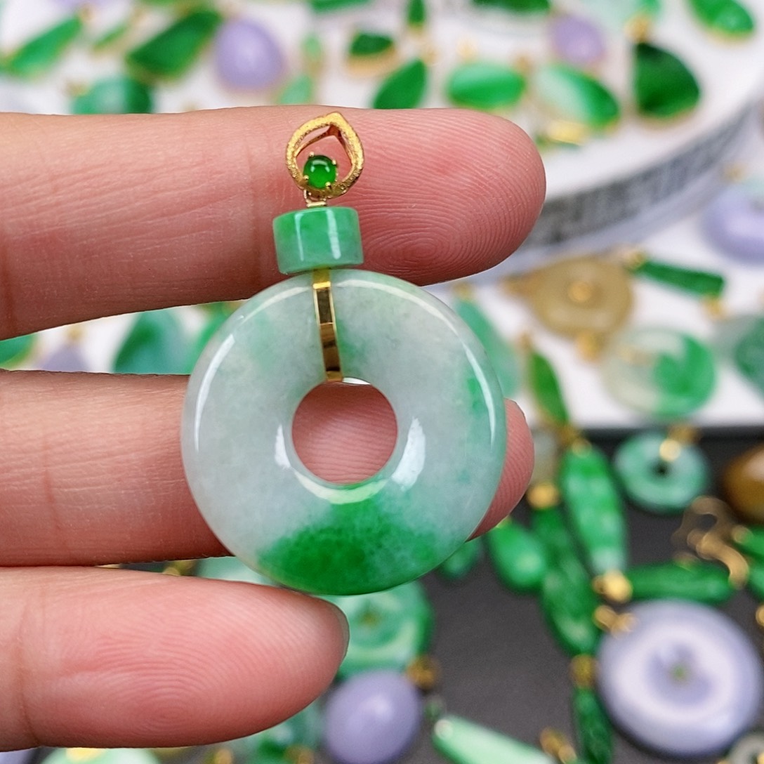 翡翠吊坠(不含链)18K金镶嵌