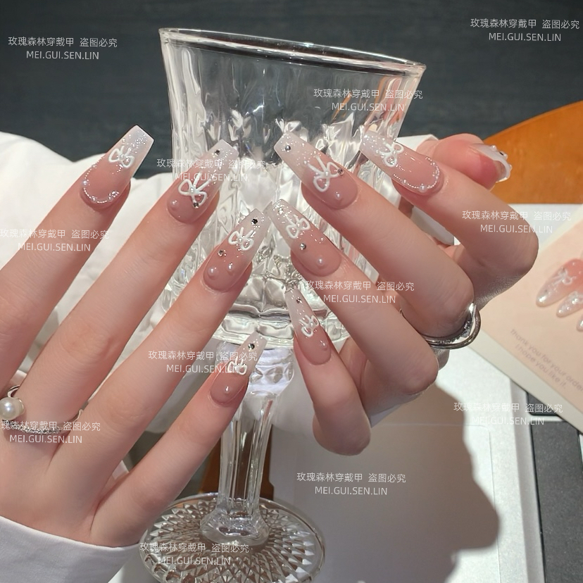 奶芙可可 玫瑰森林可爱纯欲蝴蝶结甜美渐变指尖爆闪穿戴甲