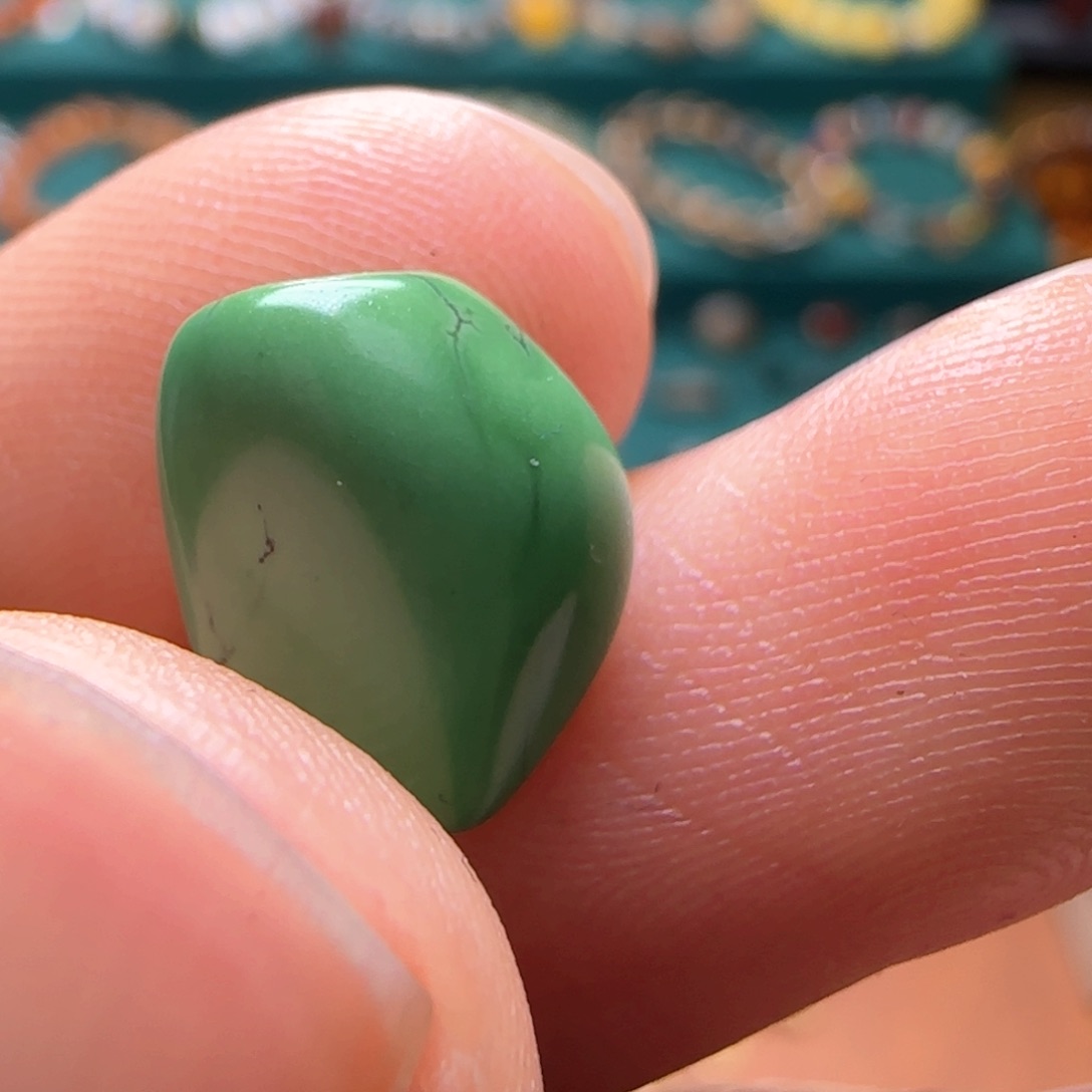 只买单纯的吊坠，没带链子，属的性质。无