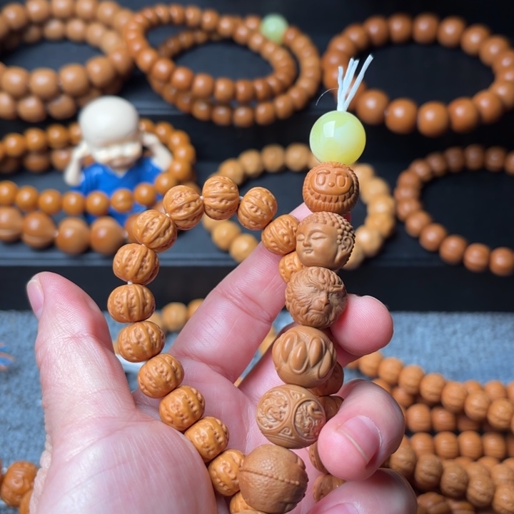 胡***音手串猴头核桃去体验一下小心翼翼