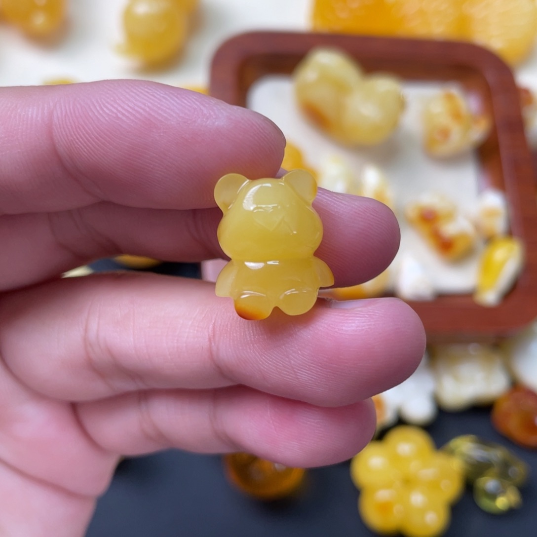 琥珀珠宝奇石未镶嵌