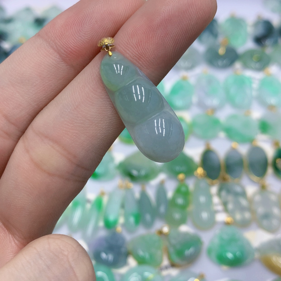 翡翠银S925镶嵌颈饰豆子