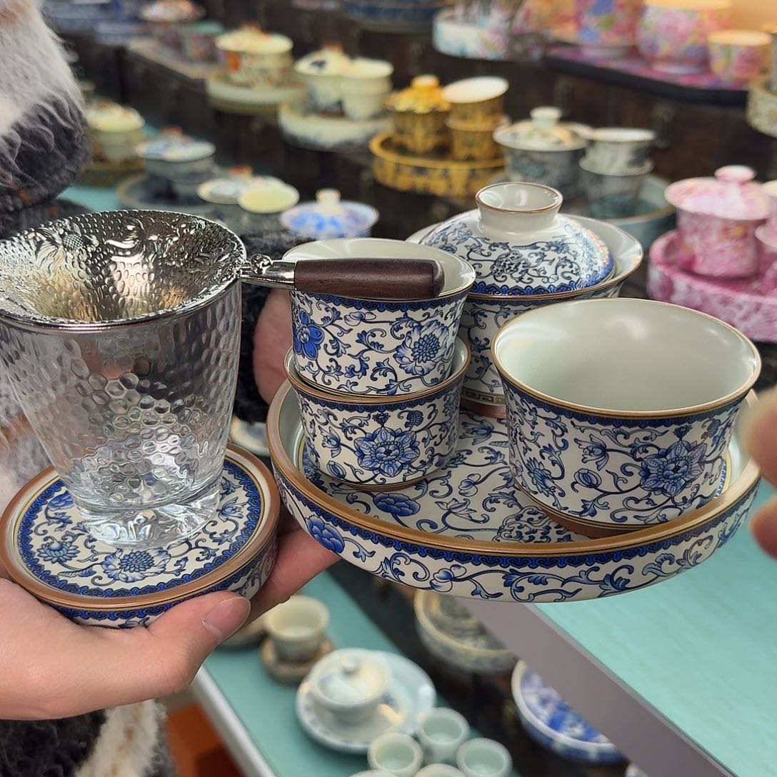 祝我们成为更好的人