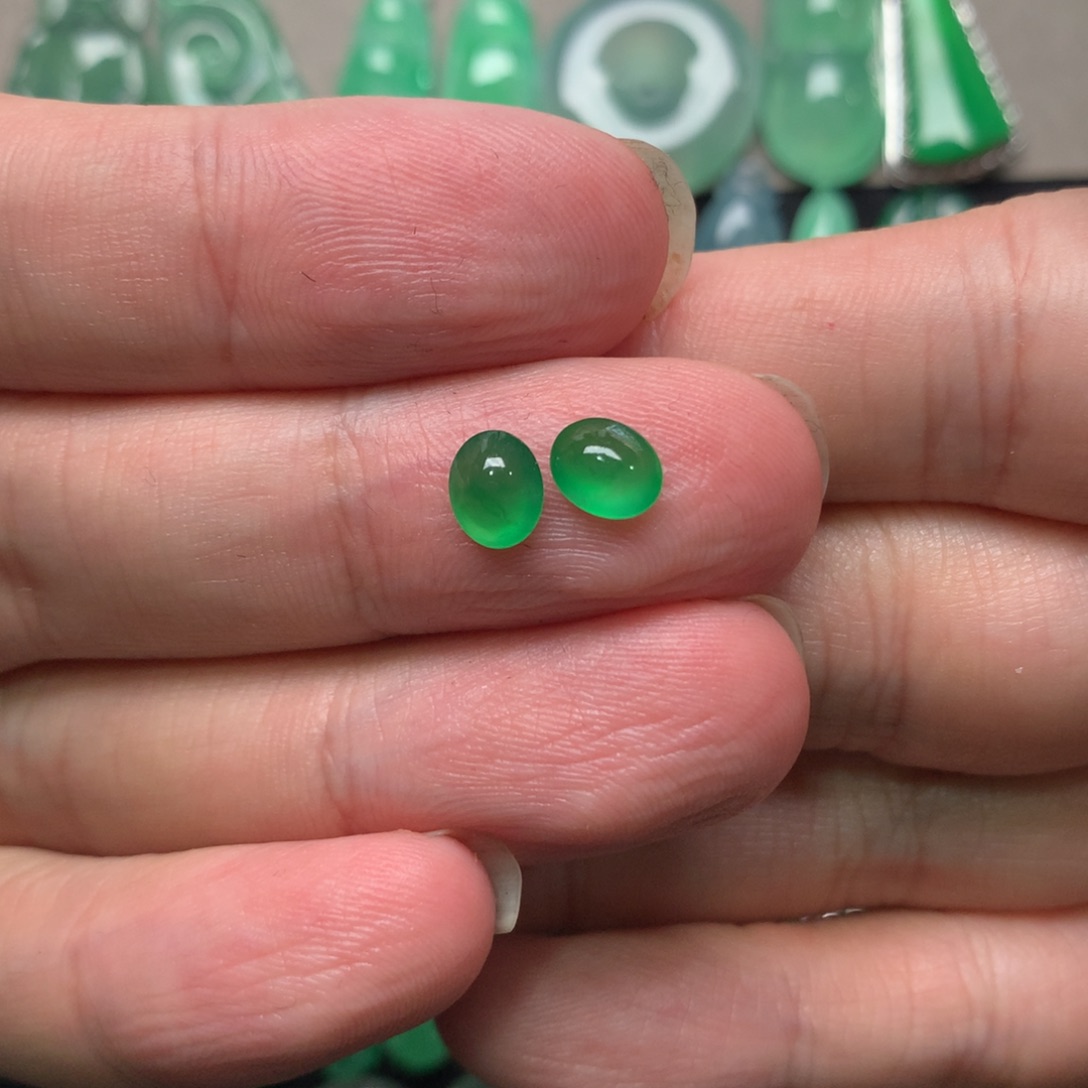 翡翠颈饰未镶嵌?****翡翠裸石耳饰蛋面